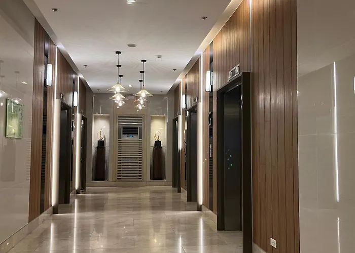 Modern 1-br Retreat With Pool, High Speed Wifi, Netflix, Steps From Moa, Bars, Entertainment, Transport 4*