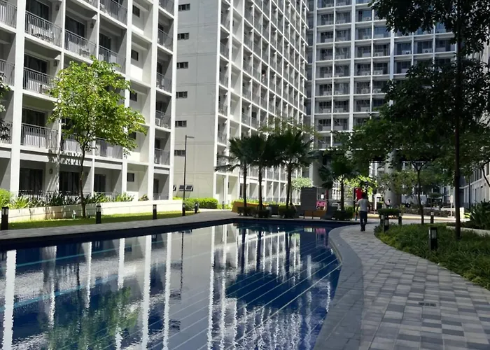 Modern 1-br Retreat With Pool, High Speed Wifi, Netflix, Steps From Moa, Bars, Entertainment, Transport