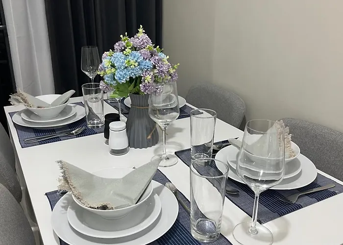 Aparthotel Modern 1-br Retreat With Pool, High Speed Wifi, Netflix, Steps From Moa, Bars, Entertainment, Transport 4*