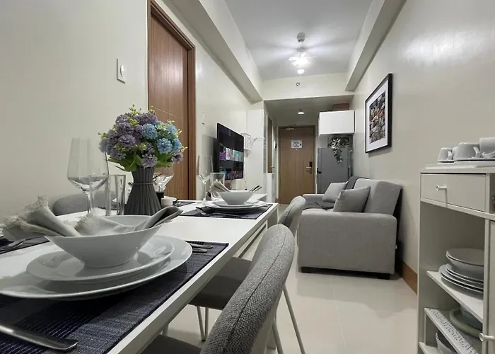 Modern 1-br Retreat With Pool, High Speed Wifi, Netflix, Steps From Moa, Bars, Entertainment, Transport Aparthotel