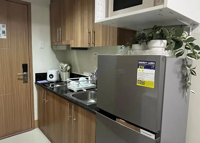 Aparthotel Modern 1-br Retreat With Pool, High Speed Wifi, Netflix, Steps From Moa, Bars, Entertainment, Transport Manila