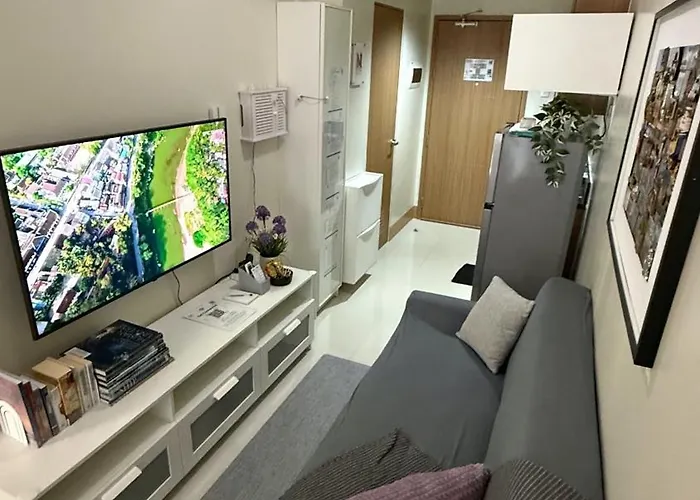 Modern 1-br Retreat With Pool, High Speed Wifi, Netflix, Steps From Moa, Bars, Entertainment, Transport